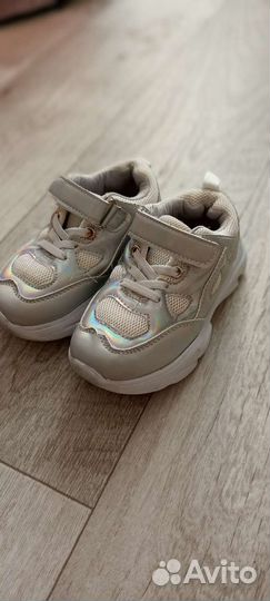 Кроссовки 27 размер