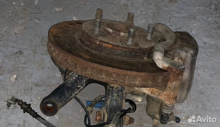 Ступица передняя в сборе Nissan X-Trail NT30