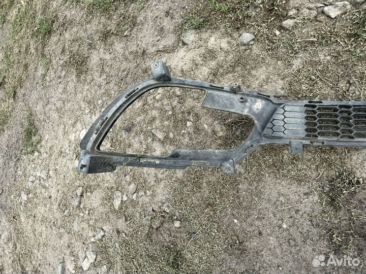 Решетка переднего бампера 86560-a2300