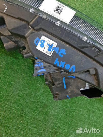 Фара toyota voxy ZRR80 контрактная