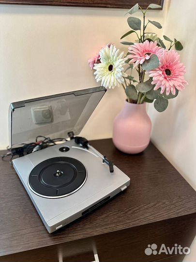 Проигрыватель для виниловых пластинок Universum