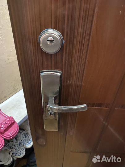 Дверь входная металлическая бу