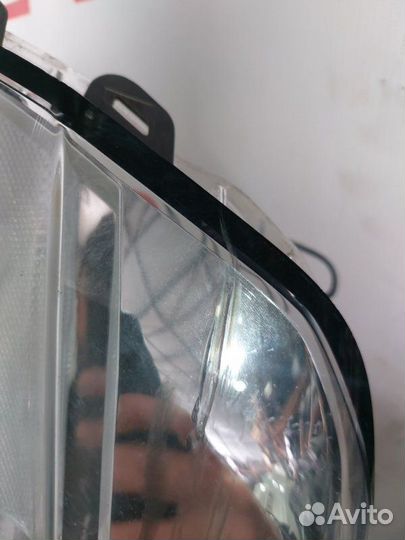 Стекло фары левое Toyota Land Cruiser J200