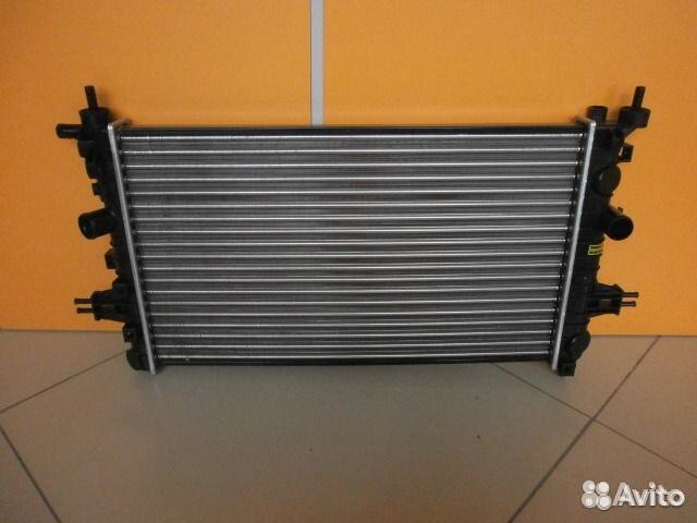 Радиатор охлаждения Опель Астра Н