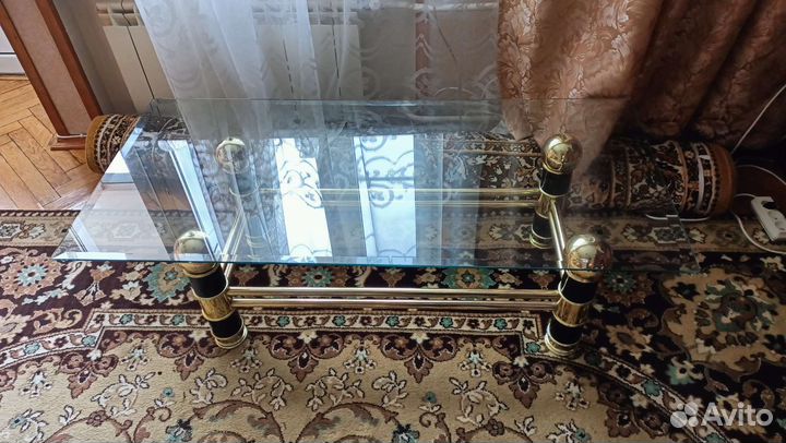 Журнальный столик, стекло