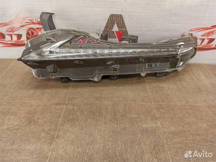 Фара - габаритный огонь левая Lexus Nx -Series
