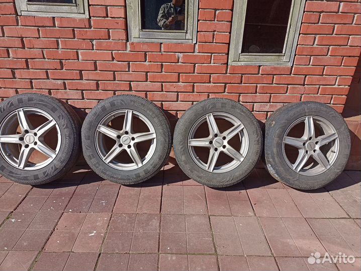 Литые диски r17 5x114 3 с резиной бу