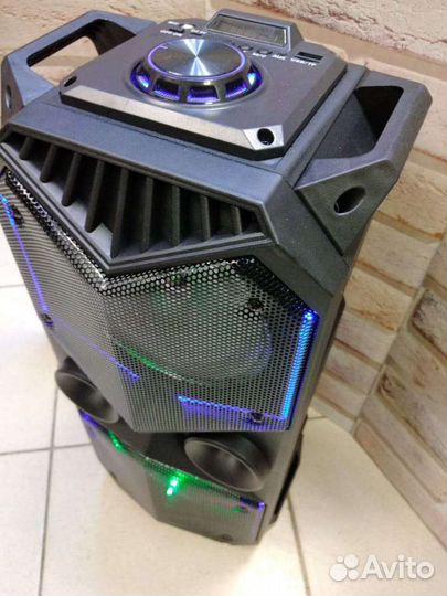 Колонка беспроводная с микрофоном