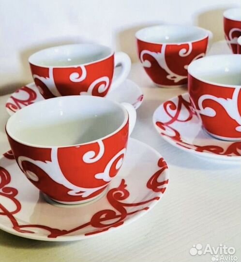 Чайный сервиз 12 предметов новый красного цвета