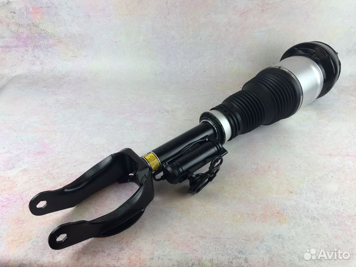 Передняя левая стойка в сборе на Mercedes ML W166