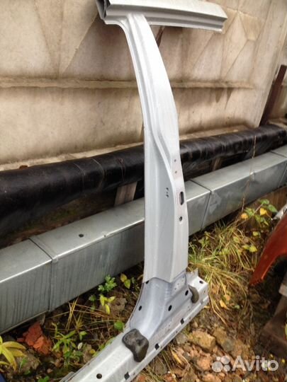 Стойка центральная Hyundai Grand Santa Fe с 2013