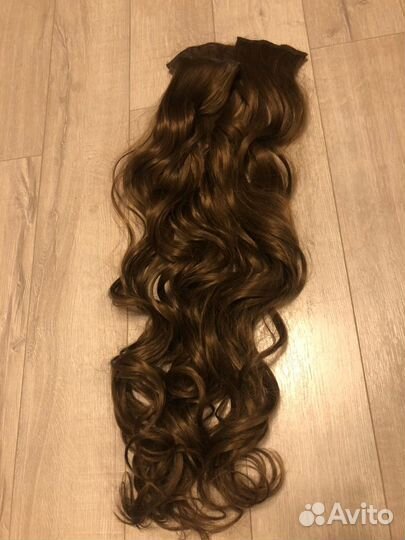 Волосы на заколках