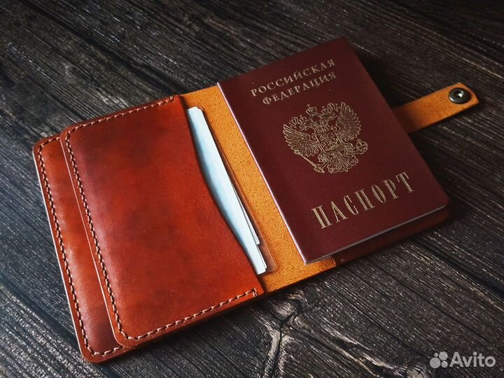 Обложка из кожи ручной работы