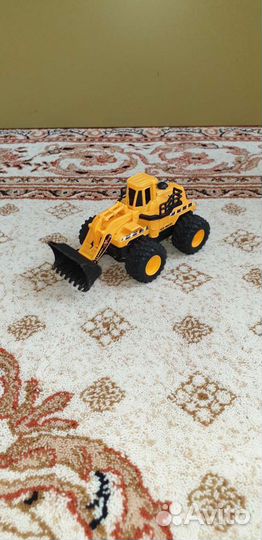 Игрушечные машинки