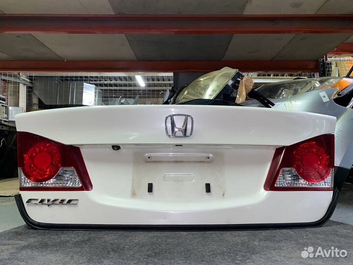 Крышка багажника Honda Civik 4d