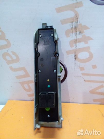 Блок управления стеклами Geely Emgrand 1067002335