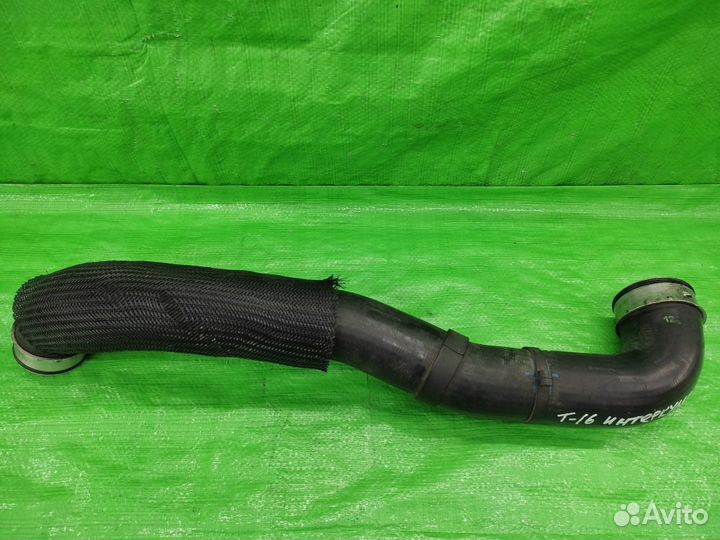 Патрубок интеркулера лев 5.0 TDI AYH Touareg 02-10