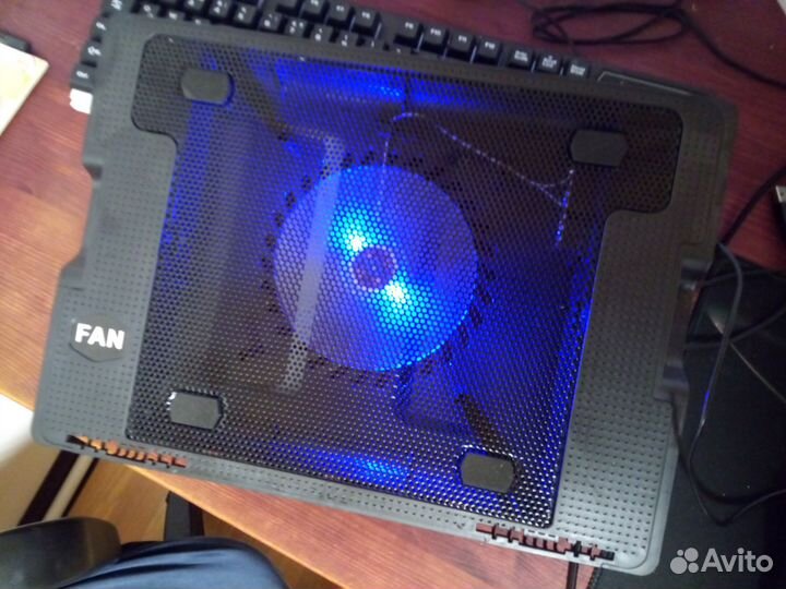 Подставка с охлаждением для ноутбука