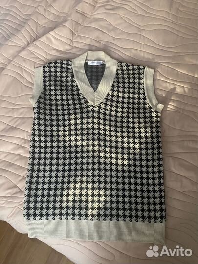 Жилет вязаный женский