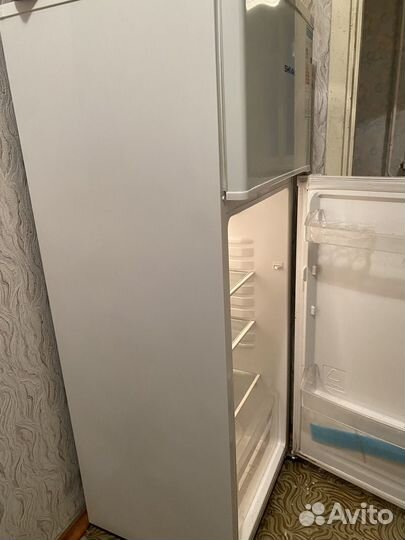 Холодильник Shivaki бу