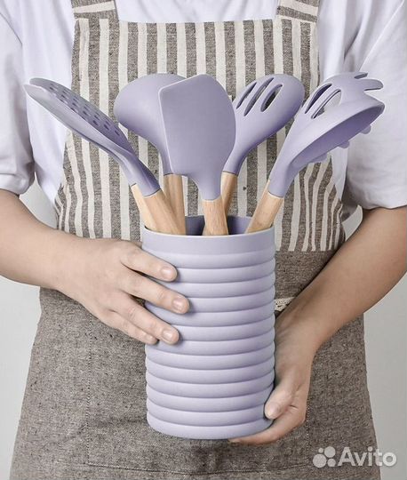 Набор кухонных принадлежностей с подставкой новый
