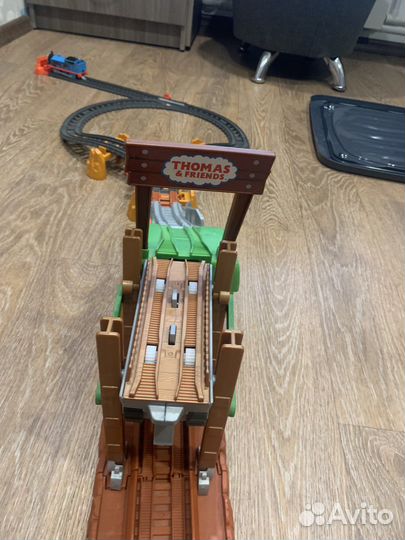 Игрушка железная дорога томас