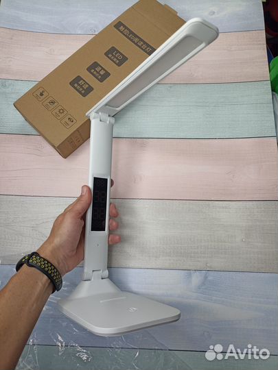 Умный светильник настольный LED лампа с дисплеем
