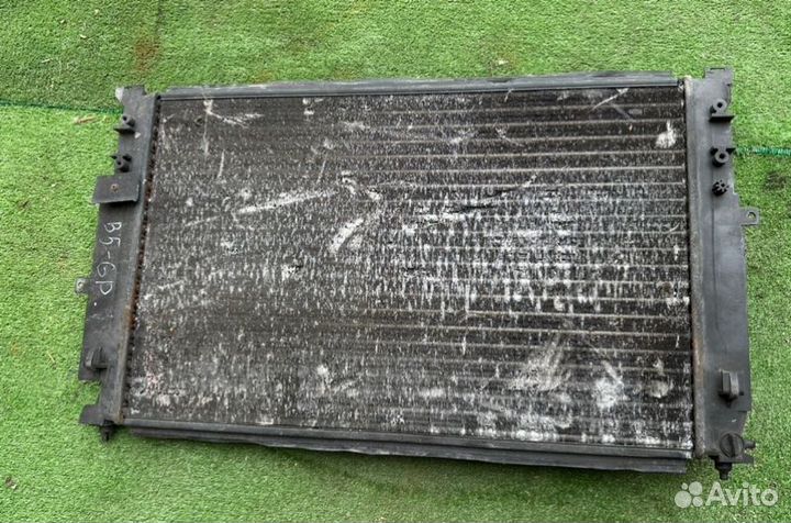 Радиатор (основной) Volkswagen Passat 2001
