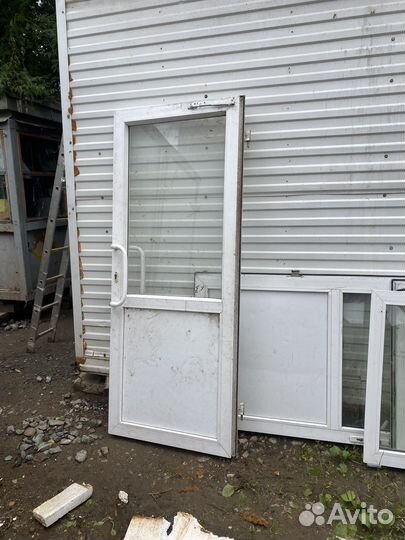 Дверь пластиковая