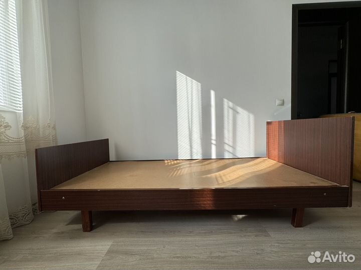Кровать б/у