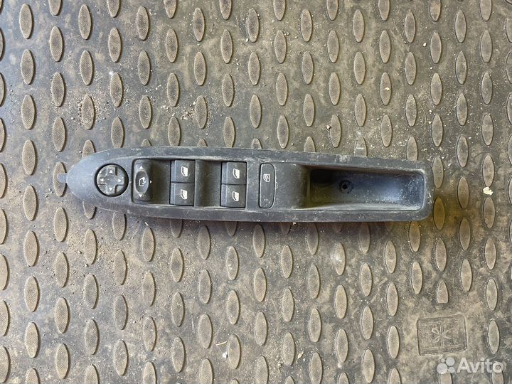 Citroen c4b7 блок управления стеклоподъемника