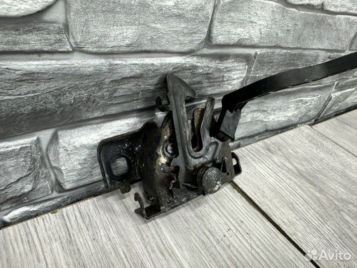Замок капота Renault Logan 2 2017