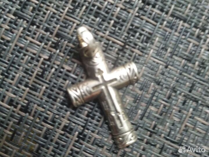 Серебряный крестик