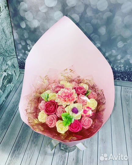 Шоколадный букет, цветы (под любой бюджет)