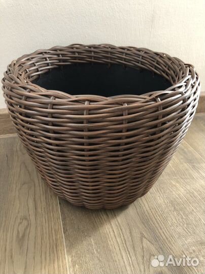 Кашпо из ротанга