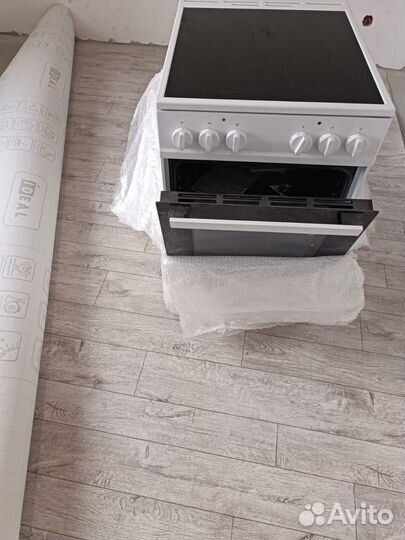Плита электрическая новая с духовкой в упаковке