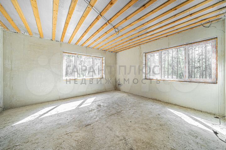 Коттедж 294 м² на участке 15 сот.