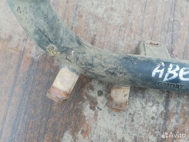 Патрубок системы охлаждения Шевроле Авео Т200