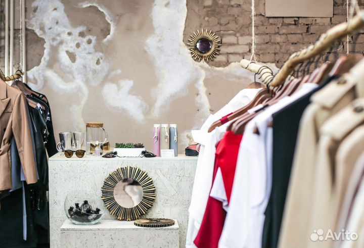 Аренда рейла и полки в шоуруме в центре Москвы