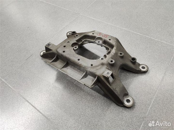 Кронштейн кпп Audi A4 B8