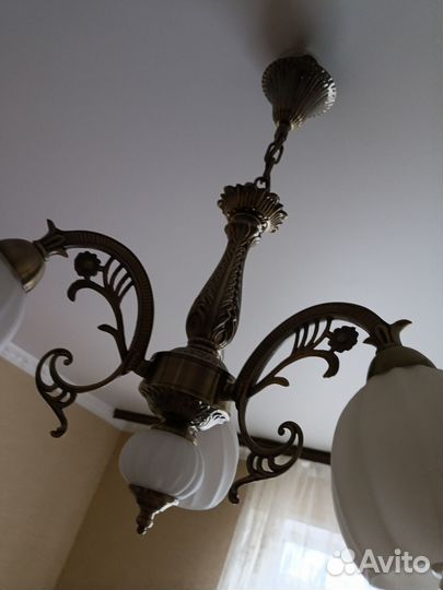 Люстра бу вся в идеале все работает