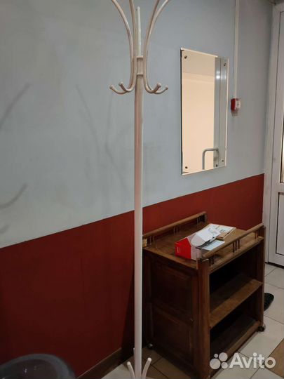 Вешалка для одежды напольная металлическая