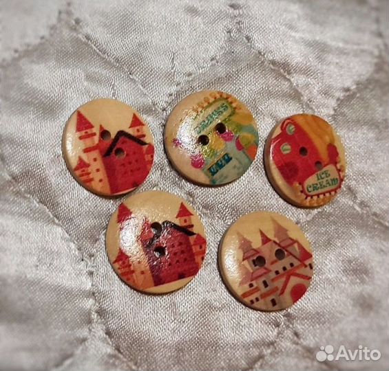 Деревянные пуговицы и бусины