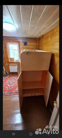 Детская кровать-чердак со столом и шкафом