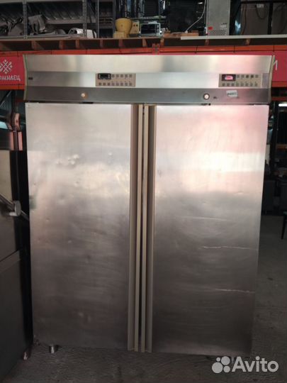 Холодильный шкаф