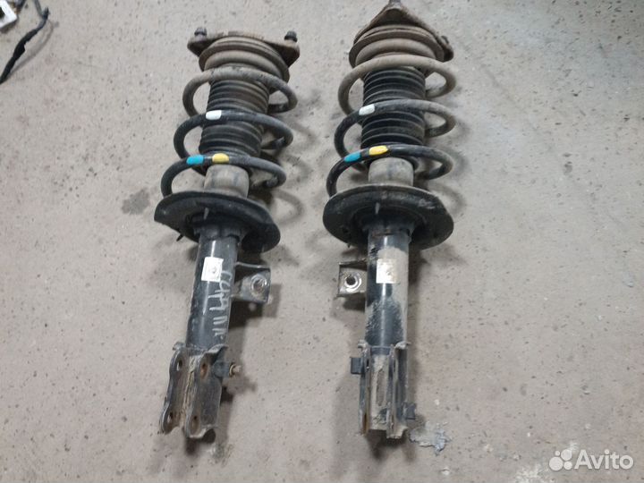 Стойки амортизатор передний R kia ceed 2