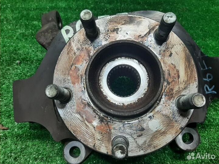 Кулак передний правый Nissan Murano Z50 2006