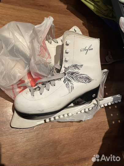 Коньки фигурные женские 38 размер