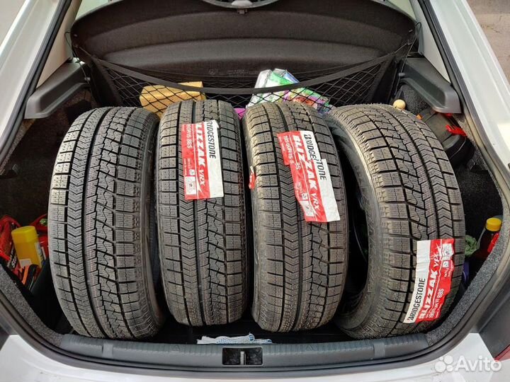 Bridgestone Blizzak VRX 225/60 R17 99S