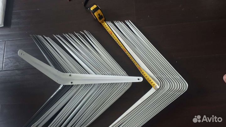 Уголок кронштейн для полки